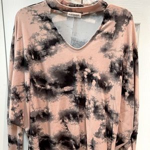 Women’s pullover tie dye. Small.